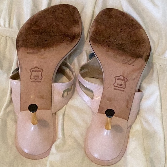 Stuart Weitzman Vintage Blush Leather Sandals w/ Leather Roses & Brass Heels - Picture 9 of 10